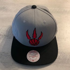 2 Toronto Raptors Snap-back Ball Caps